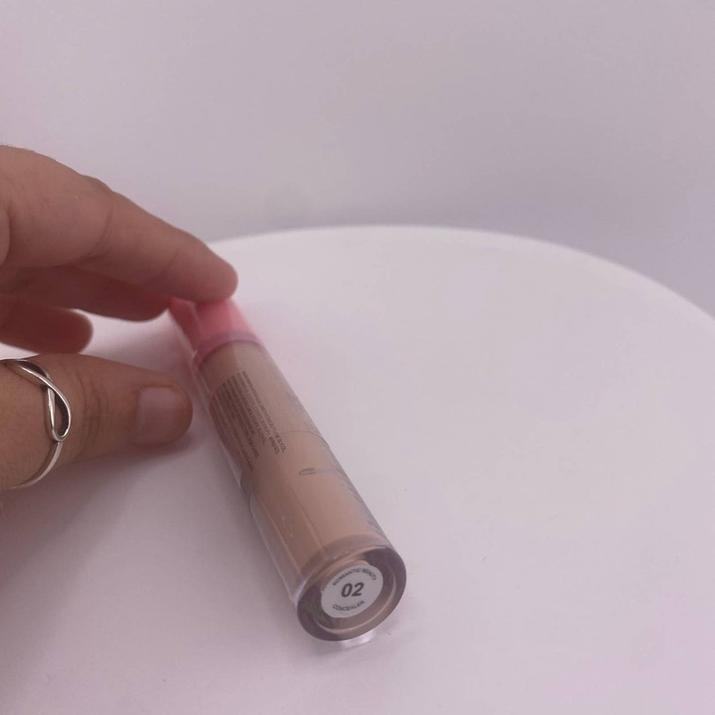 Romantic Beauty Concealer with Aloe Vera and Hyaluronic Acid